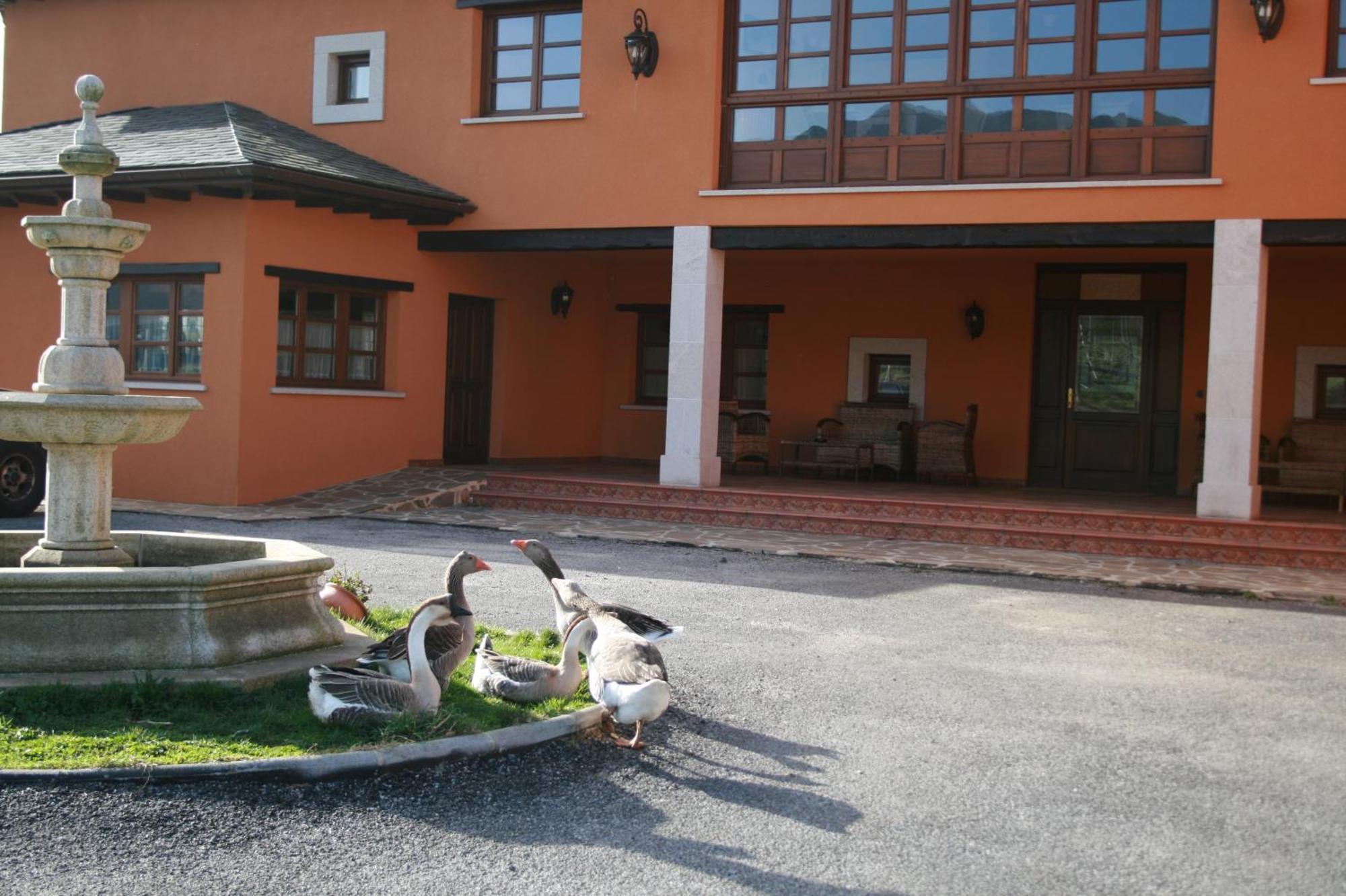 Hotel Rural Yeguada Albeitar Villayon Exterior photo